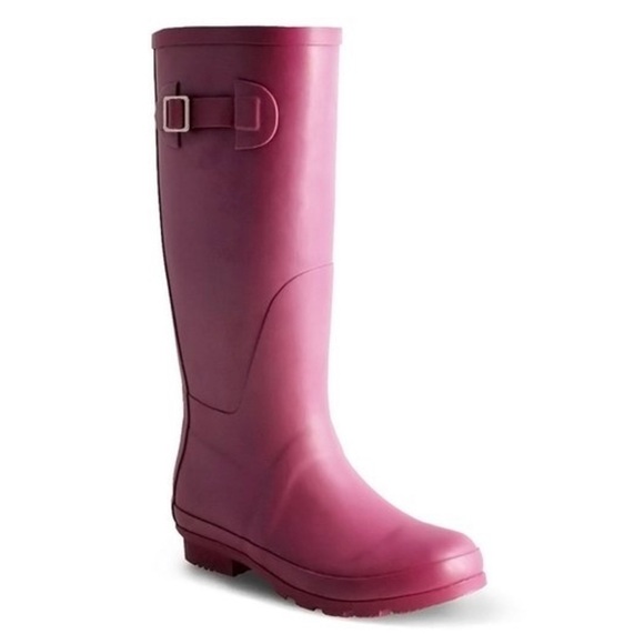 Women’s Nomad Matte Berry Rain Boots Size 6 US! - Picture 1 of 11